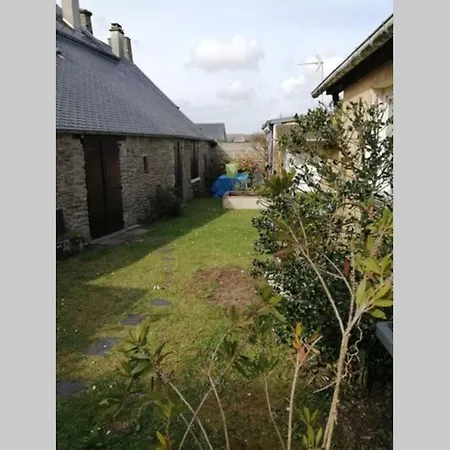 La Petite Maison Du Bourg De *