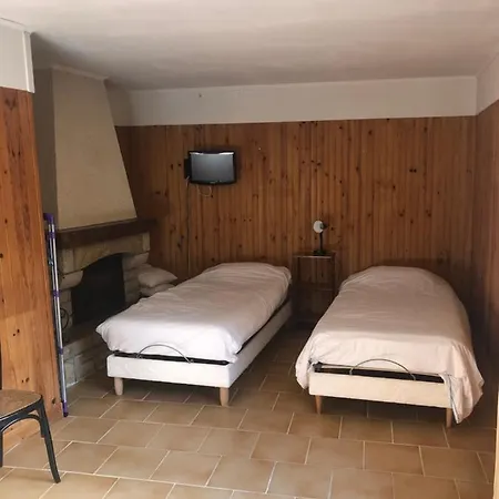 La Petite Maison Du Bourg De *