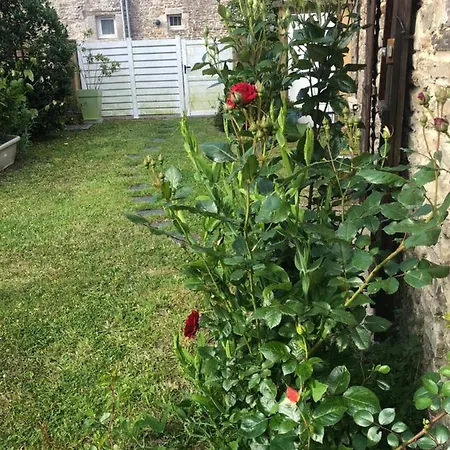La Petite Maison Du Bourg De Holiday home *